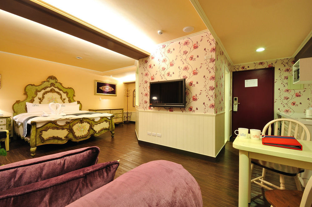 Elizabeth Hotel Taichung Extérieur photo
