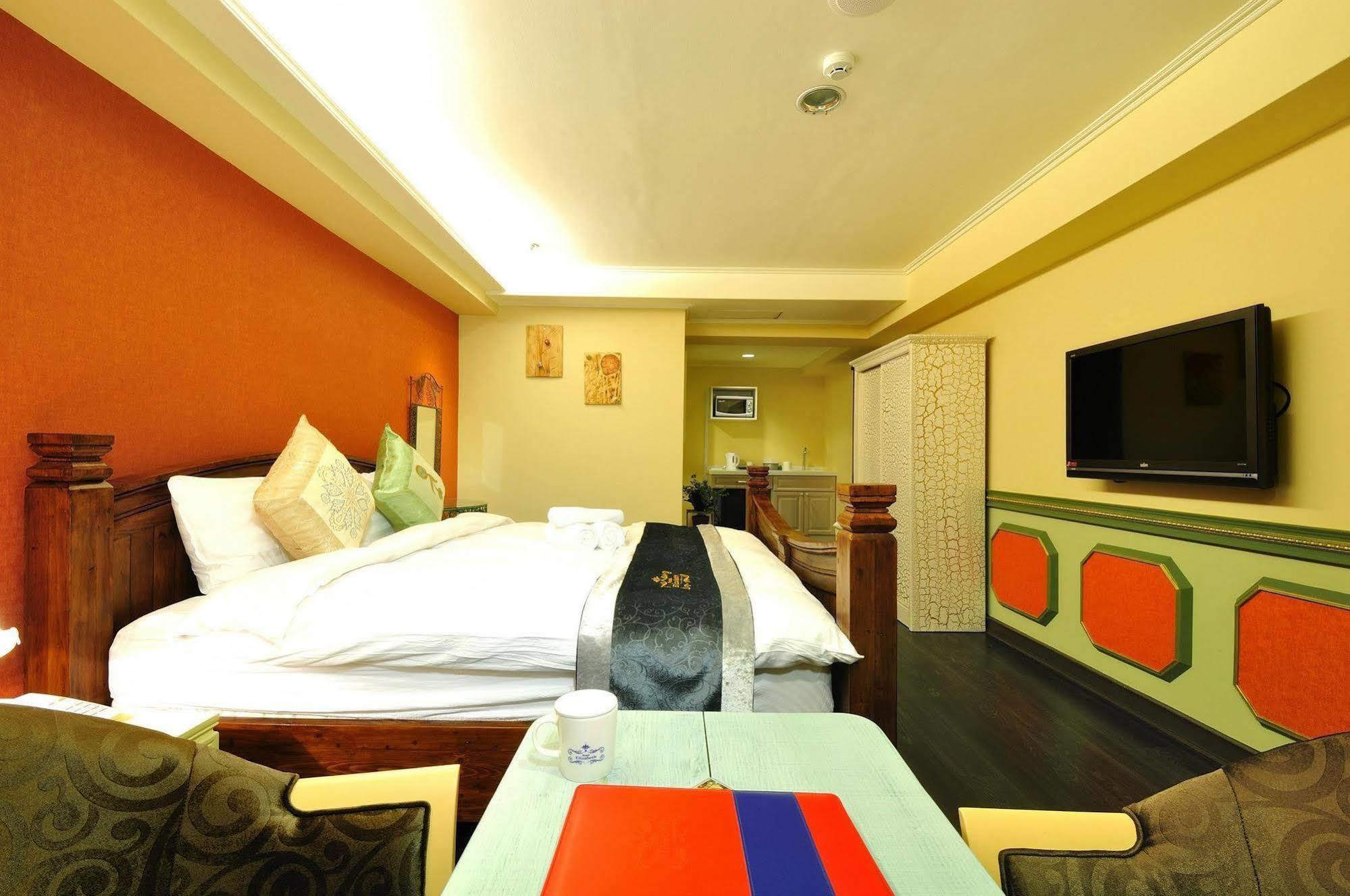 Elizabeth Hotel Taichung Extérieur photo