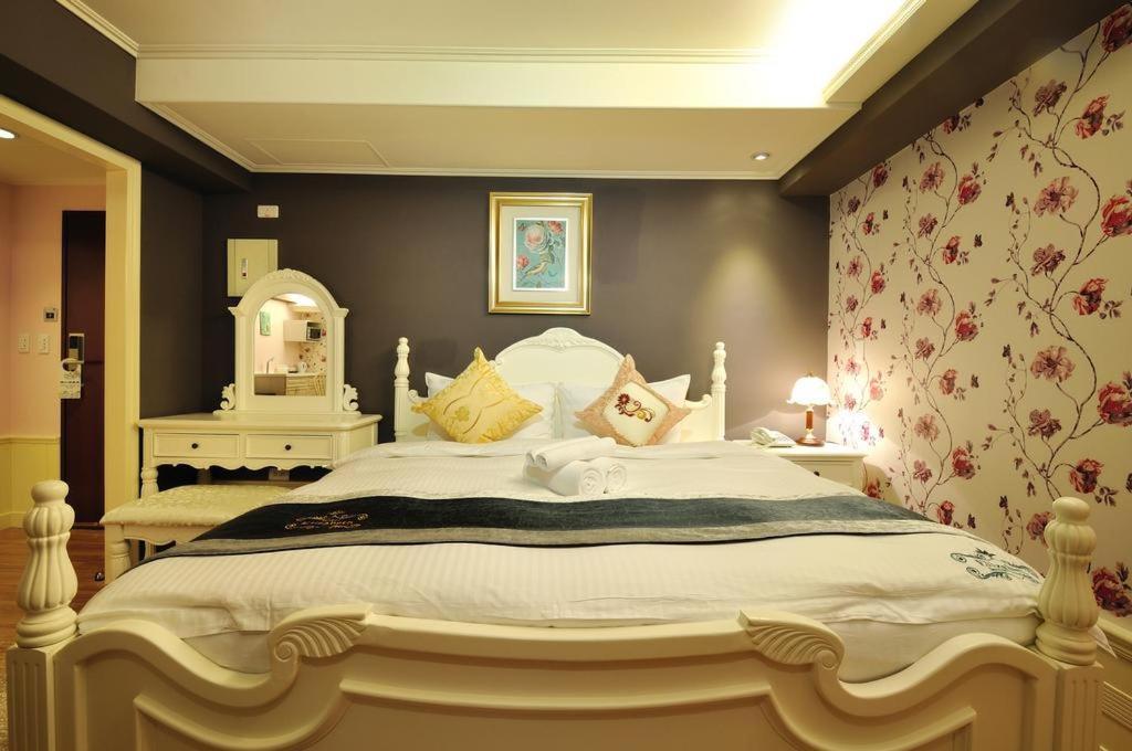 Elizabeth Hotel Taichung Extérieur photo