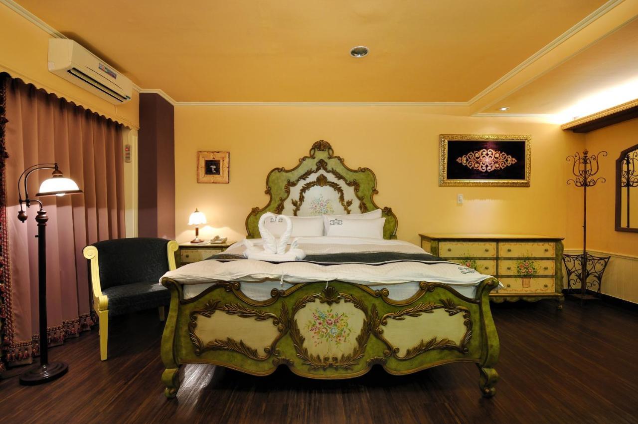 Elizabeth Hotel Taichung Extérieur photo